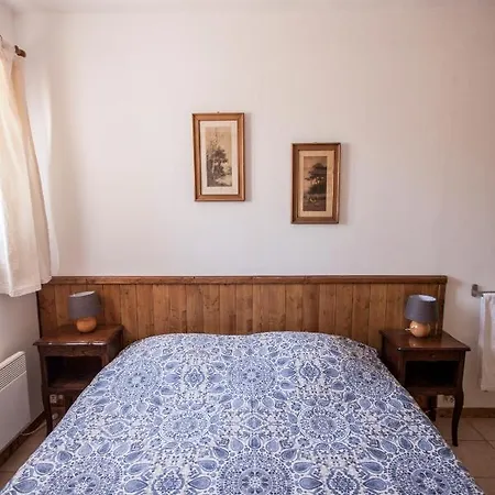 De La Place Hotel Mezel (Alpes-de-Haute-Provence)