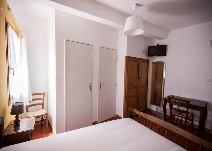 De La Place Hotel Mezel (Alpes-de-Haute-Provence)