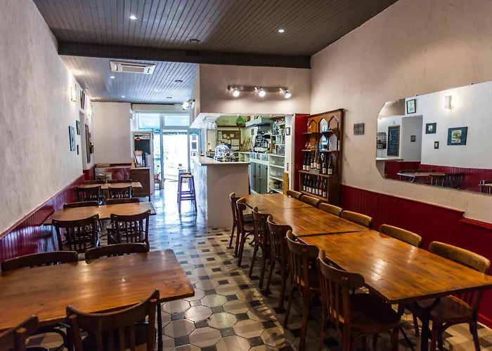 De La Place Hotel Mezel (Alpes-de-Haute-Provence)